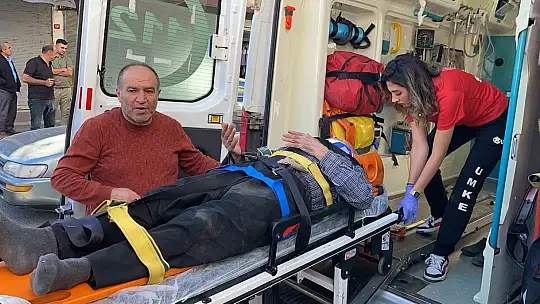 Adıyaman'da yolun karşı tarafına geçmeyen yayaya otomobil çarptı