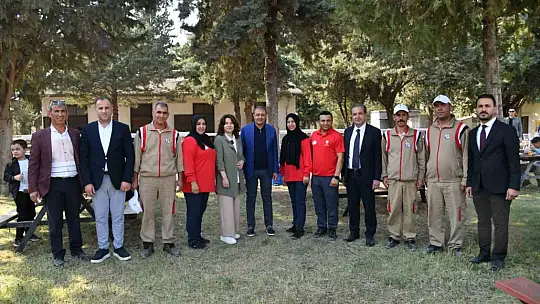 Özel özel ihtiyaç sahibi çocuklara atla terapi