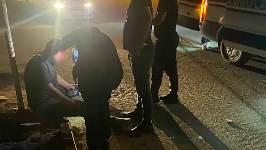 Adıyaman'da park halindeki otomobile arkadan çarptı