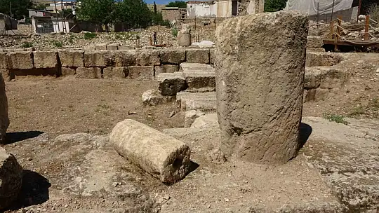 Perre Antik Kentteki kazılar Roma Çeşmesi'nden başladı