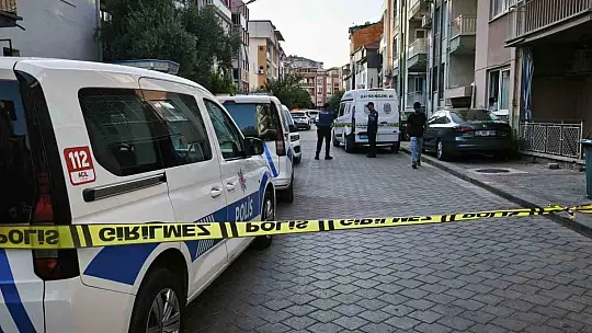 Polis, uyuyan eşini ve 2 çocuğunu öldürdükten sonra intihar etti