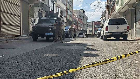Polise mukavemet gösteren şahıs özel harekat operasyonu ile yakalandı