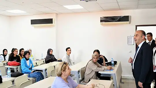Rektör Keleş, gastronomi ve mutfak sanatları bölümü öğrencilerini ziyaret etti