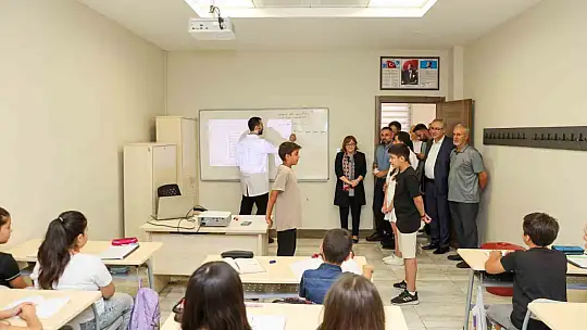 Şahin, GASMEK'te eğitim alan öğrencilerin yeteneklerini ilgiyle izledi
