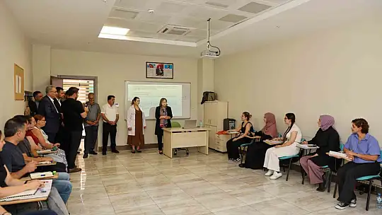 Şahin, GASMEK'te eğitim alan öğrencilerin yeteneklerini ilgiyle izledi