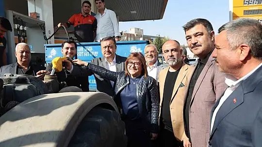 Şahin Nizipli çiftçilerle mazot desteği için bir araya geldi