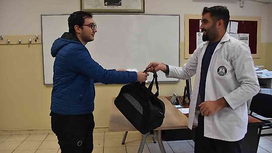 Şahinbey Belediyesi'nden 101 bin Mehmetçiğe asker çantası