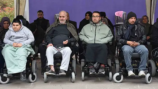 Şahinbey Belediyesi'nden 177 engelliye akülü ve manuel tekerlekli sandalye