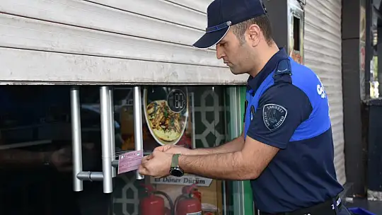 Şahinbey'de tarihi geçmiş ürün kullanan dürümcüye kapatma cezası