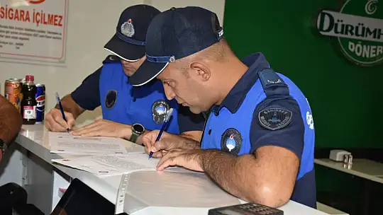 Şahinbey'de tarihi geçmiş ürün kullanan dürümcüye kapatma cezası
