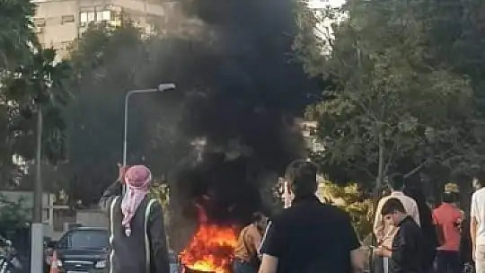 Şam'da araca füze saldırısı: 2 ölü, 3 yaralı