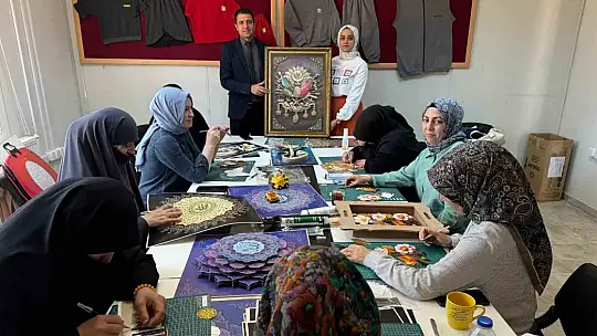 Samsatlı kadınlar eğlenerek öğreniyor