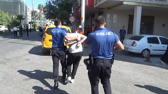 Şanlıurfa'da 'dur' ihtarına uymayan şüpheli yüklü miktarda altınla kovalamaca sonucu yakalandı