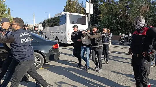 Şanlıurfa'da 1 kişinin öldüğü silahlı kavganın şüphelileri adliyeye sevk edildi