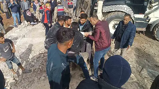 Şanlıurfa'da 2 katlı inşaatta göçük: 5 işçi altında kaldı