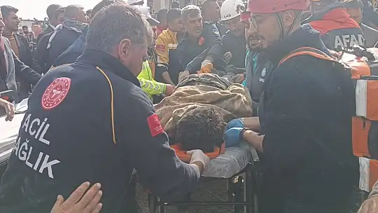 Şanlıurfa'da 2 katlı inşaatta göçük: 5 işçi altında kaldı