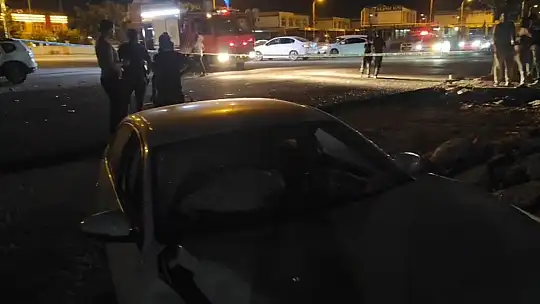 Şanlıurfa'da 2 otomobil kafa kafaya çarpıştı: 5 yaralı