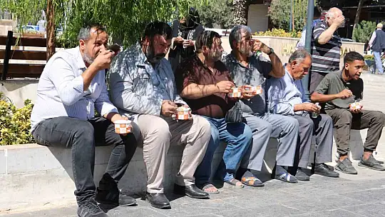 Şanlıurfa'da 3 bin kişiye etli pilav dağıtıldı