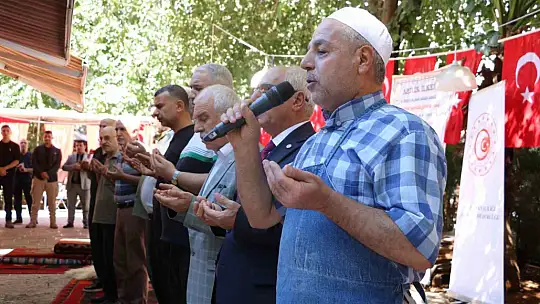 Şanlıurfa'da 3 bin kişiye etli pilav dağıtıldı