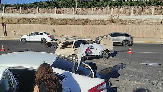 Şanlıurfa'da 4 aracın karıştığı zincirleme kazada 1 kişi yaralandı