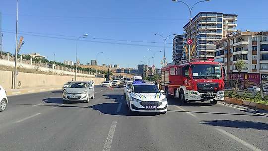 Şanlıurfa'da 4 aracın karıştığı zincirleme kazada 1 kişi yaralandı