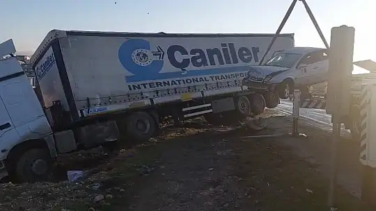 Şanlıurfa'da buzlanma nedeniyle zincirleme kaza: 2 ölü