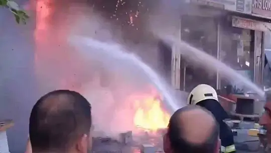 Şanlıurfa'da iş yerinde korkutan yangın