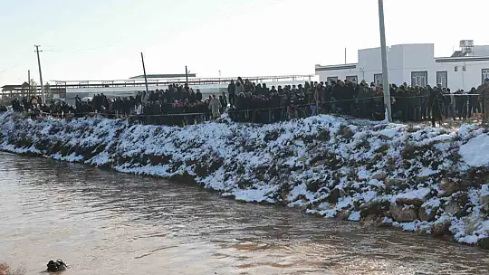 Şanlıurfa'da kanala uçan otomobildeki kayıp 3 kişinin cesedine ulaşıldı