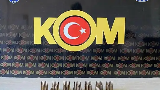 Şanlıurfa'da kendilerini MİT mensubu ve komiser olarak tanıtan 2 dolandırıcı tutuklandı