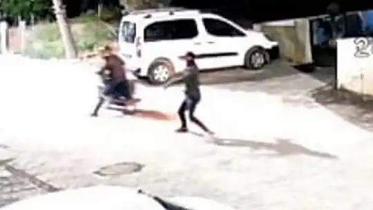 Şanlıurfa'da molotof kokteylli kundaklamalar kamerada