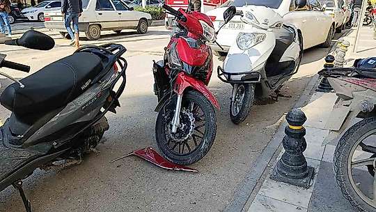 Şanlıurfa'da motosikletler çarpıştı, sürücüler yaralandı