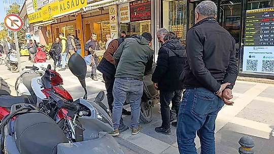 Şanlıurfa'da motosikletler çarpıştı, sürücüler yaralandı