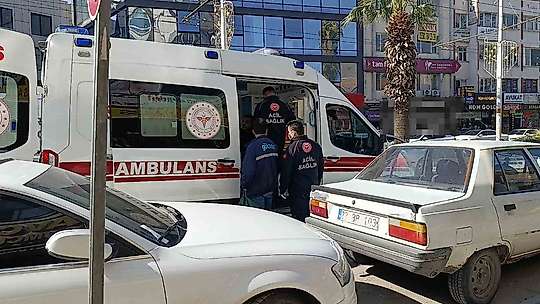 Şanlıurfa'da motosikletler çarpıştı, sürücüler yaralandı