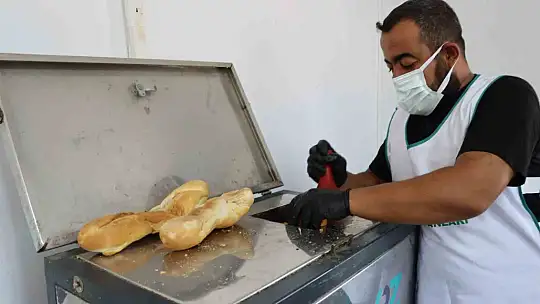 Şanlıurfa'da organik atıklar dönüştürülerek barınaklara veriliyor
