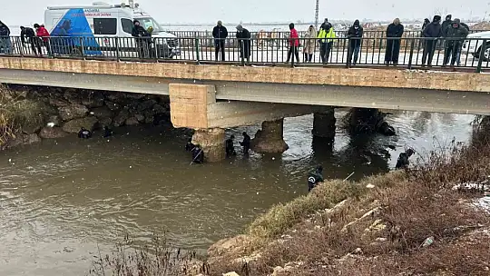 Şanlıurfa'da sulama kanalına düşen otomobilin sürücüsünü arama çalışmaları sürüyor