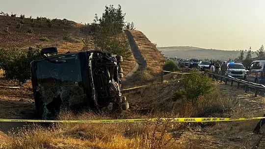 Şanlıurfa'da yolcu otobüsü devrildi: 27 yaralı