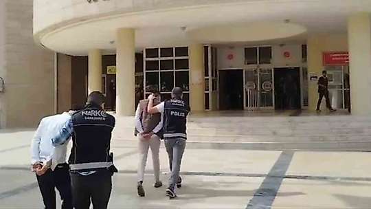 Yolcu otobüsünde 16 kilo 400 gram skunk ele geçirildi