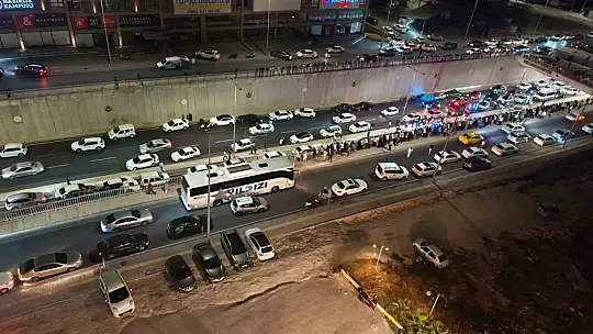 Şanlıurfa'da zincirleme kaza: 1'i ağır 5 yaralı