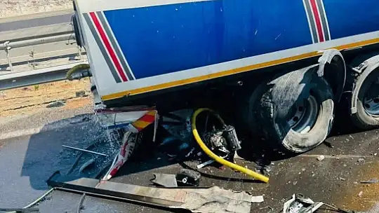 Şanlıurfa otomobil sulama tankerine çarptı: 1 ölü