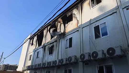Şantiyede çıkan yangın büyümeden itfaiye ekipleri söndürüldü