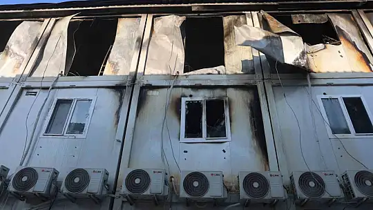 Şantiyede çıkan yangın büyümeden itfaiye ekipleri söndürüldü