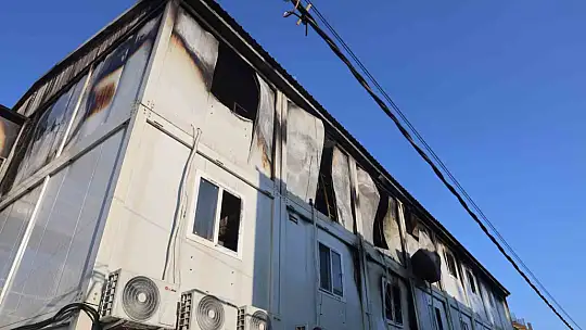 Şantiyede çıkan yangın büyümeden itfaiye ekipleri söndürüldü