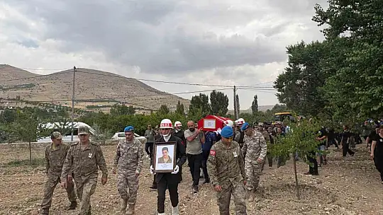 Şehit Kemal Demirbaş'ın naaşı 26 yıl sonra aile mezarlığına nakledildi