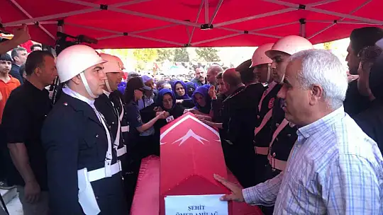 Şehit polis memleketi Şanlıurfa'da gözyaşları arasında defnedildi