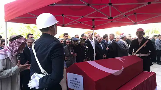 Şehit polis memleketi Şanlıurfa'da gözyaşları arasında defnedildi