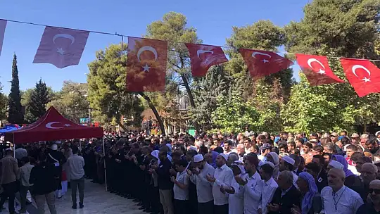 Şehit polis memleketi Şanlıurfa'da gözyaşları arasında defnedildi