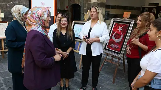 Şehit yakınları ve gaziler için 'Sanatla Yaşam Sergisi' Diyarbakır'da açıldı