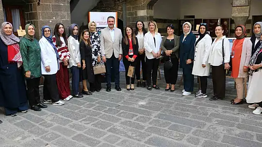 Şehit yakınları ve gaziler için 'Sanatla Yaşam Sergisi' Diyarbakır'da açıldı