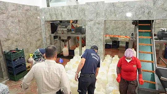 Şehitkamil'den salça denetimi