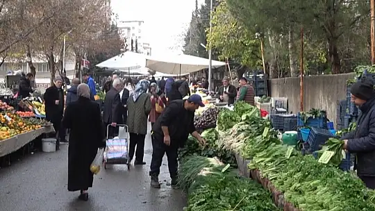 Semt pazarlarında kış yoğunluğu